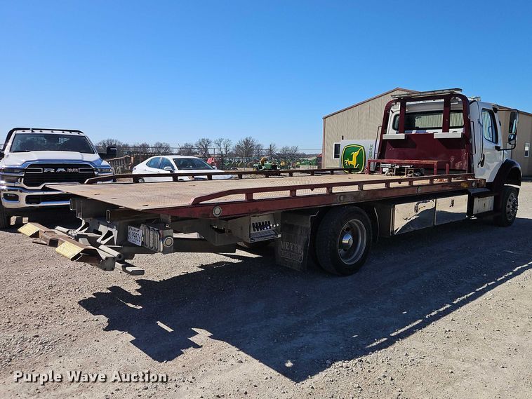 image for item EO7055 2017 Freightliner Business Class M2 rollback truck