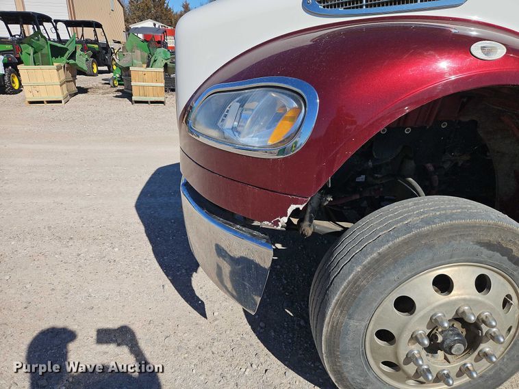 image for item EO7055 2017 Freightliner Business Class M2 rollback truck