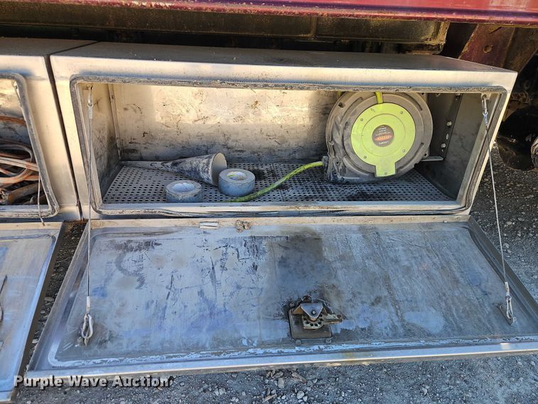 image for item EO7055 2017 Freightliner Business Class M2 rollback truck