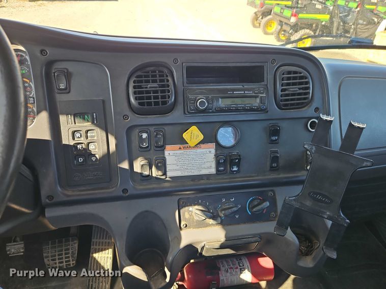 image for item EO7055 2017 Freightliner Business Class M2 rollback truck