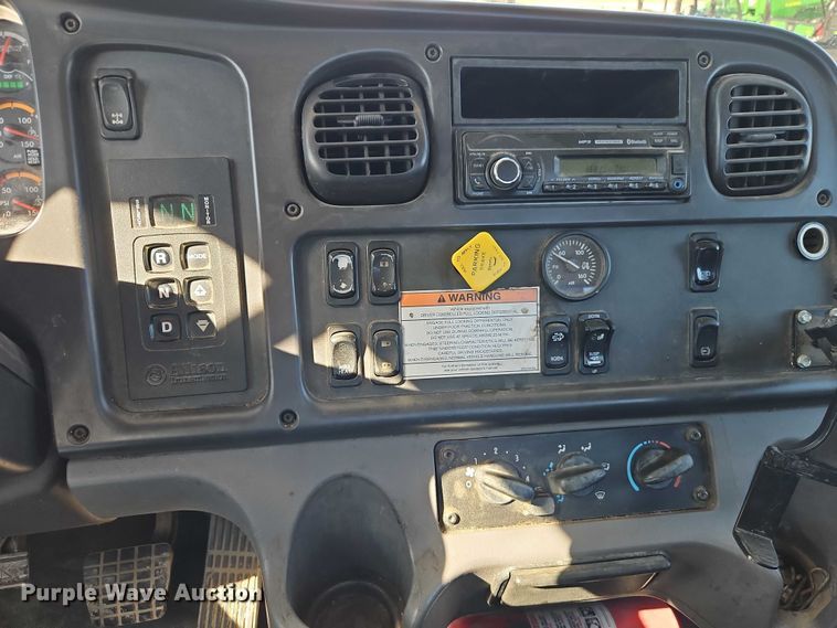 image for item EO7055 2017 Freightliner Business Class M2 rollback truck