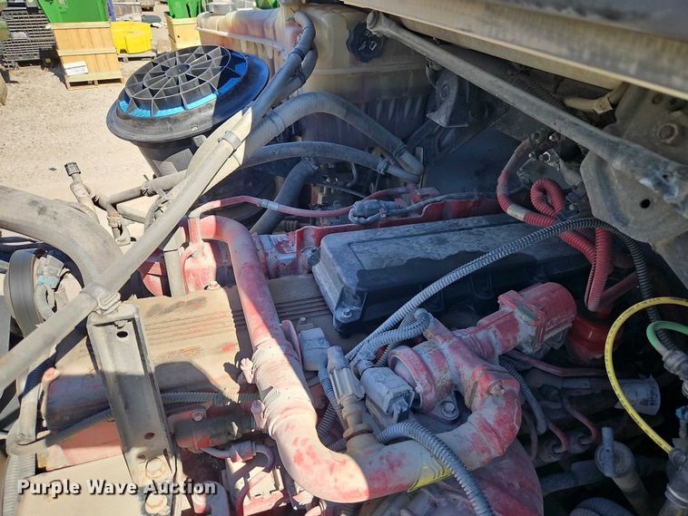 image for item EO7055 2017 Freightliner Business Class M2 rollback truck