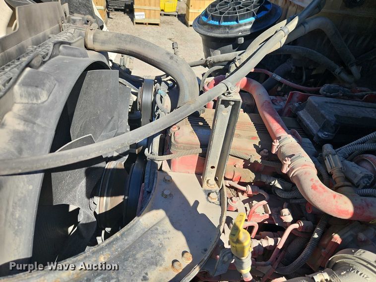 image for item EO7055 2017 Freightliner Business Class M2 rollback truck