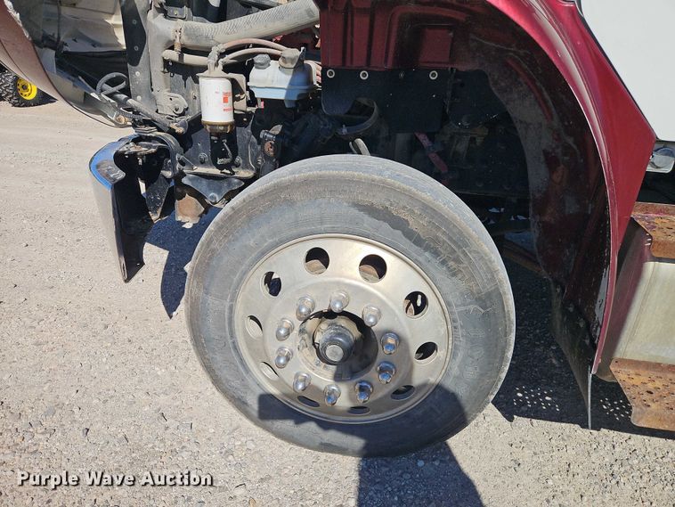 image for item EO7055 2017 Freightliner Business Class M2 rollback truck