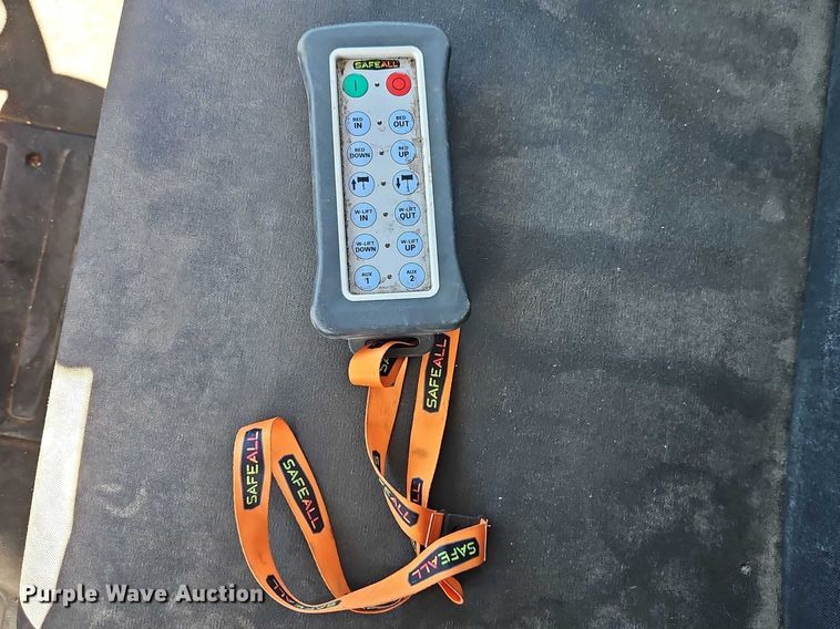 image for item EO7055 2017 Freightliner Business Class M2 rollback truck