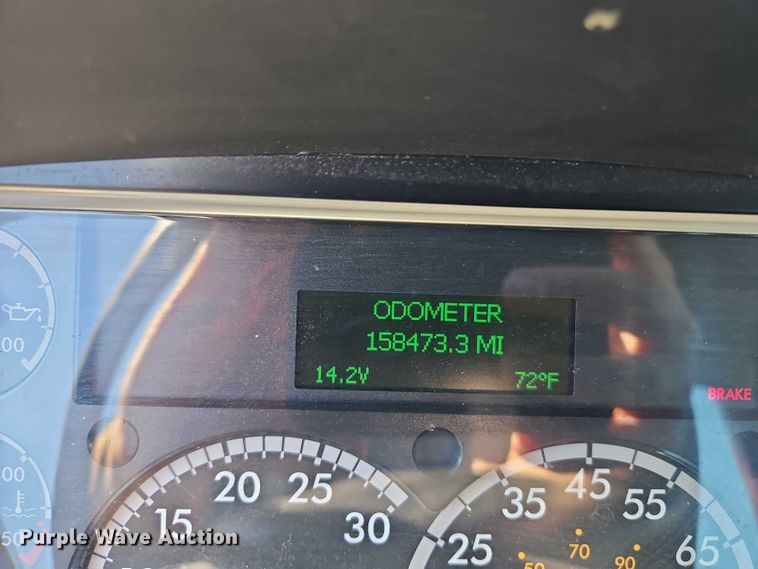 image for item EO7055 2017 Freightliner Business Class M2 rollback truck