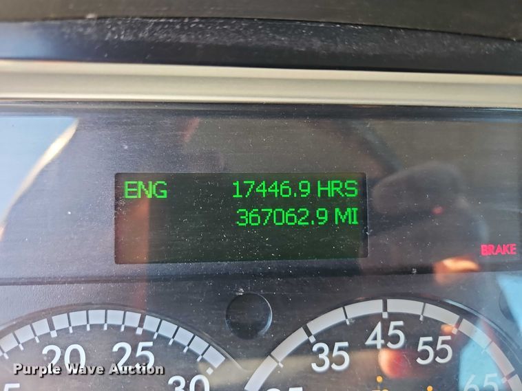 image for item EO7055 2017 Freightliner Business Class M2 rollback truck