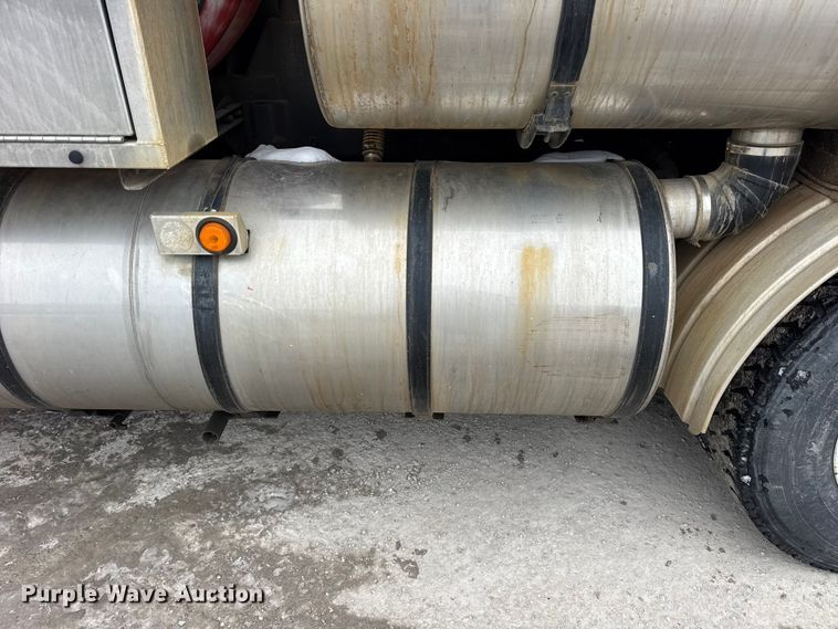 image for item ER0406 2005 International 7400 sewer jetter truck