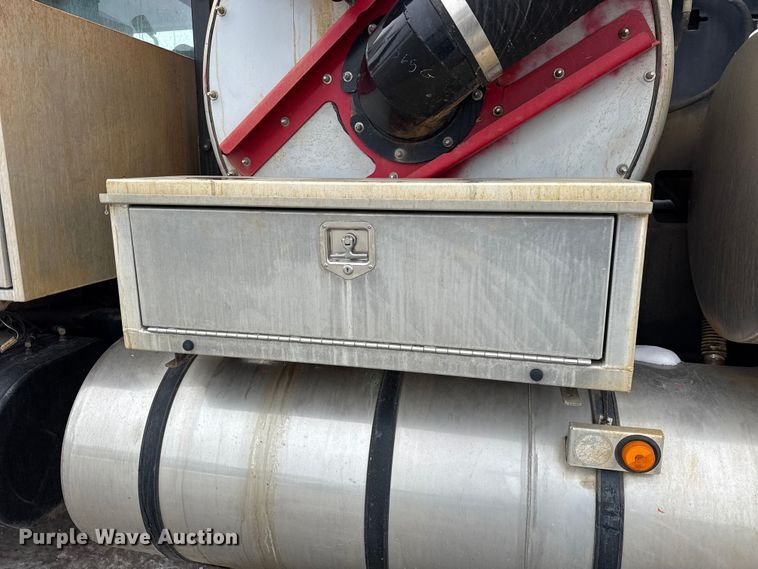 image for item ER0406 2005 International 7400 sewer jetter truck