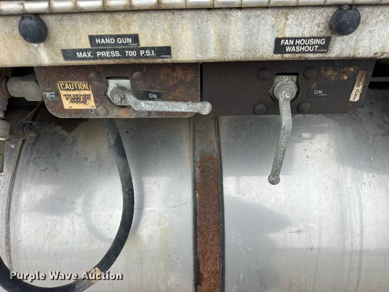 image for item ER0406 2005 International 7400 sewer jetter truck