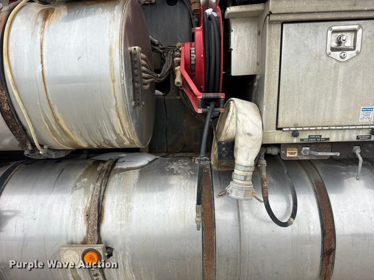 image for item ER0406 2005 International 7400 sewer jetter truck