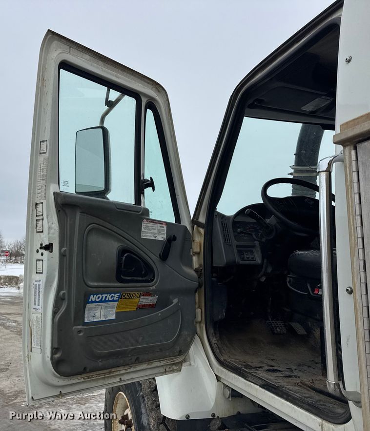 image for item ER0406 2005 International 7400 sewer jetter truck