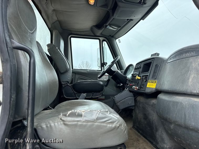 image for item ER0406 2005 International 7400 sewer jetter truck