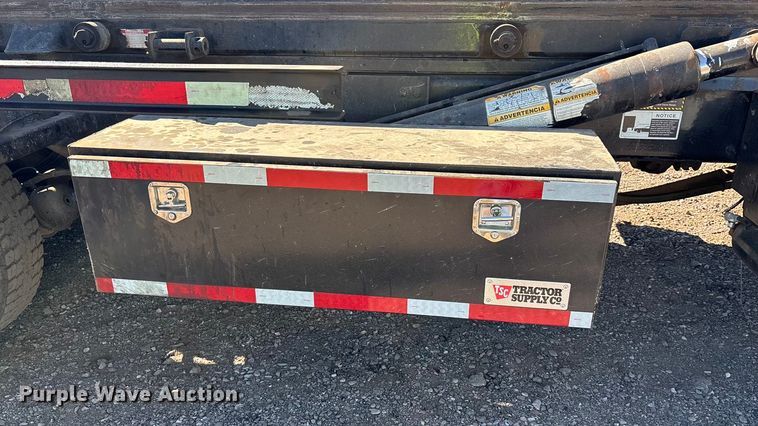 image for item ER7507 2017 Mack GU813 roll-off container truck