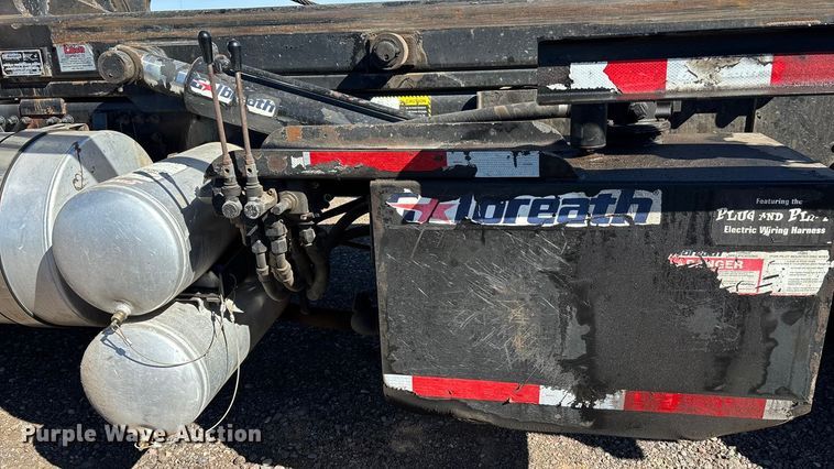 image for item ER7507 2017 Mack GU813 roll-off container truck