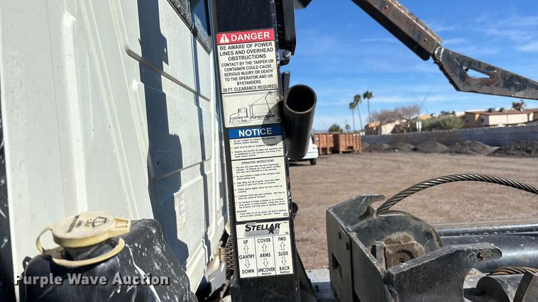 image for item ER7507 2017 Mack GU813 roll-off container truck