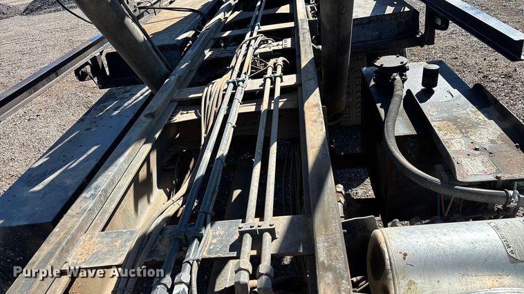 image for item ER7507 2017 Mack GU813 roll-off container truck