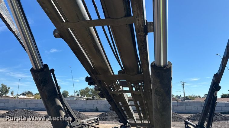 image for item ER7507 2017 Mack GU813 roll-off container truck