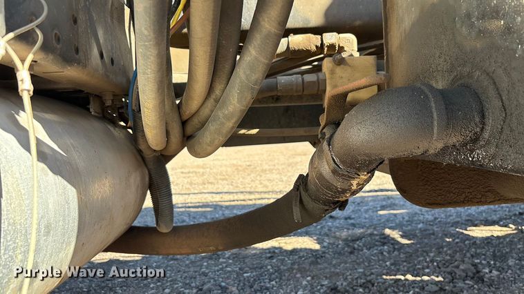 image for item ER7507 2017 Mack GU813 roll-off container truck