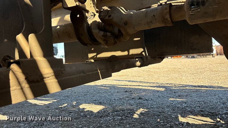 image for item ER7507 2017 Mack GU813 roll-off container truck