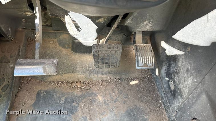 image for item ER7507 2017 Mack GU813 roll-off container truck