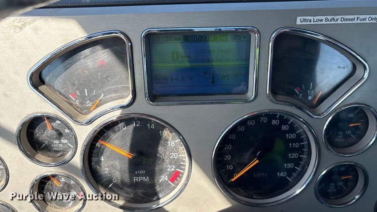 image for item ER7507 2017 Mack GU813 roll-off container truck