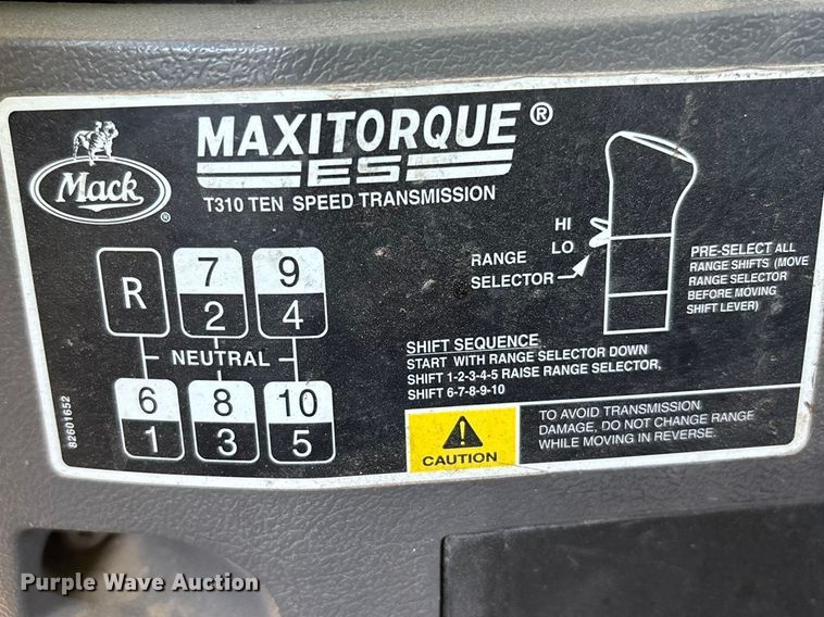 image for item ER7507 2017 Mack GU813 roll-off container truck