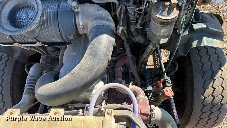 image for item ER7507 2017 Mack GU813 roll-off container truck