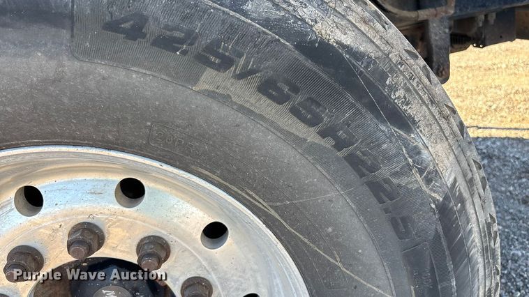 image for item ER7507 2017 Mack GU813 roll-off container truck