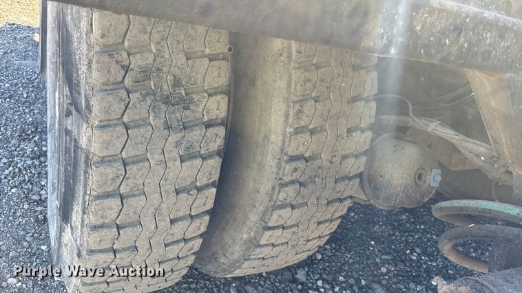 image for item ER7507 2017 Mack GU813 roll-off container truck