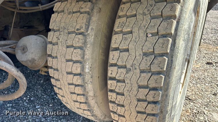 image for item ER7507 2017 Mack GU813 roll-off container truck