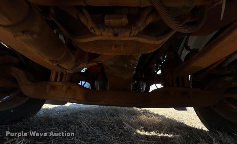 image for item ES5826 2007 Peterbilt 379 semi truck