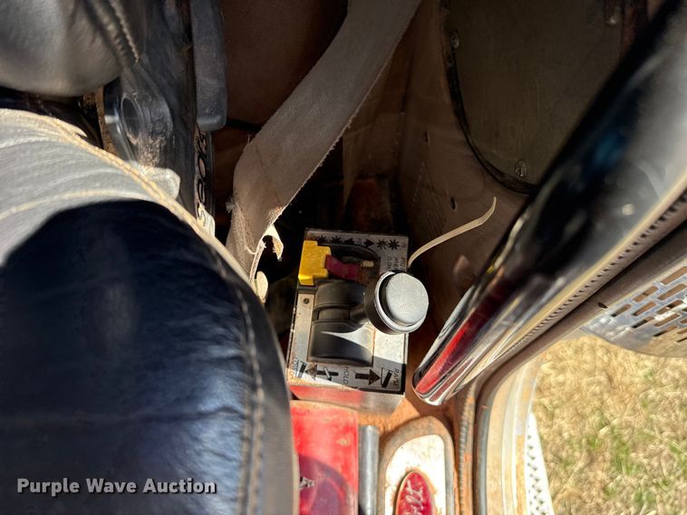 image for item ES5826 2007 Peterbilt 379 semi truck