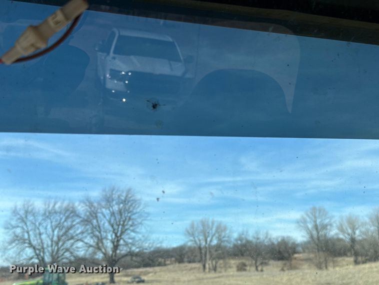 image for item ES5826 2007 Peterbilt 379 semi truck