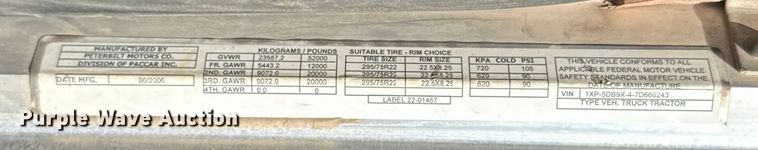 image for item ES5826 2007 Peterbilt 379 semi truck