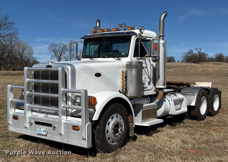 image for item ES5828 2005 Peterbilt 379 semi truck