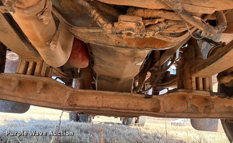 image for item ES5828 2005 Peterbilt 379 semi truck