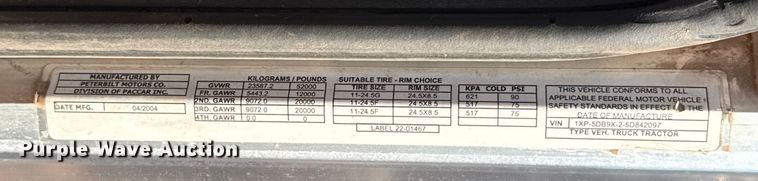 image for item ES5828 2005 Peterbilt 379 semi truck