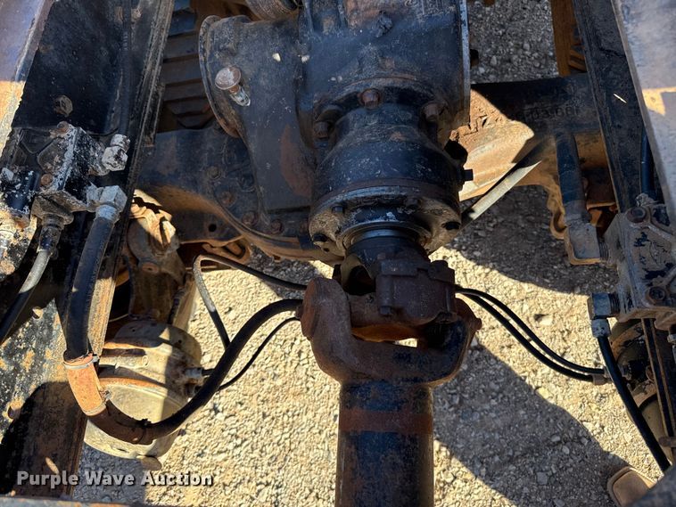 image for item ES5899 1989 Mack RD688SX semi truck