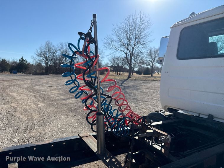 image for item ES5899 1989 Mack RD688SX semi truck