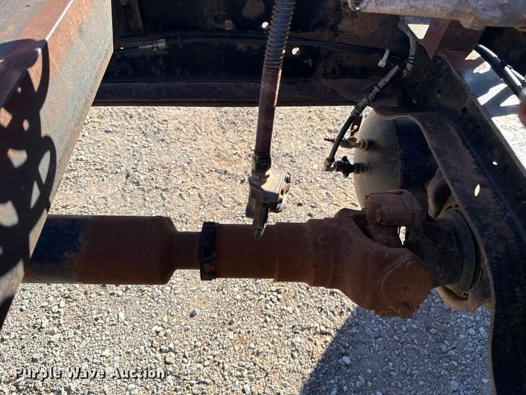 image for item ES5899 1989 Mack RD688SX semi truck