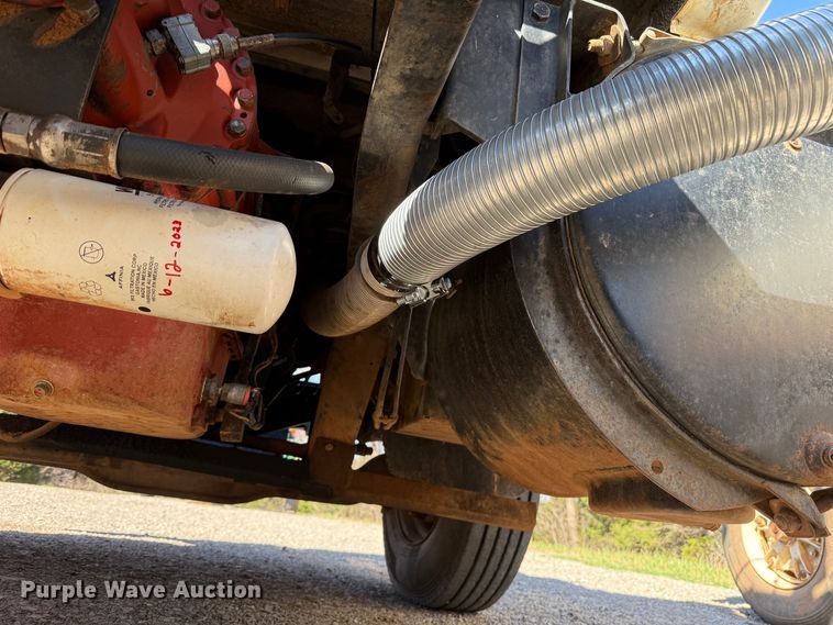 image for item ES5899 1989 Mack RD688SX semi truck