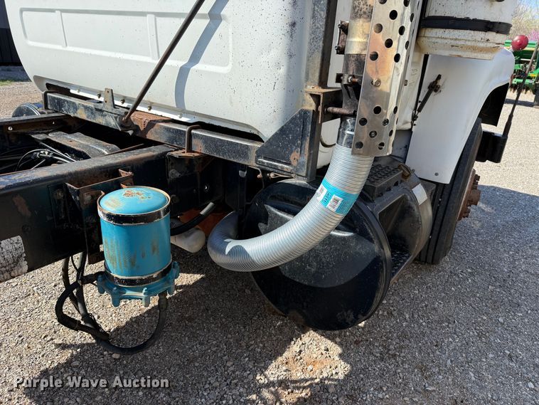 image for item ES5899 1989 Mack RD688SX semi truck