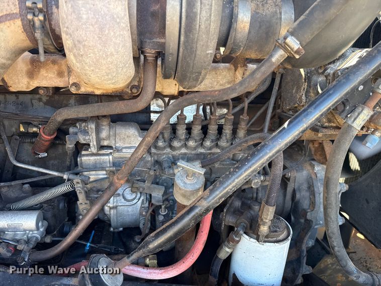 image for item ES5899 1989 Mack RD688SX semi truck