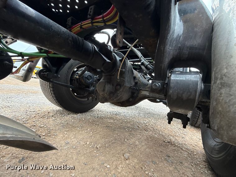 image for item ES5944 2021 Freightliner Cascadia 126 semi truck