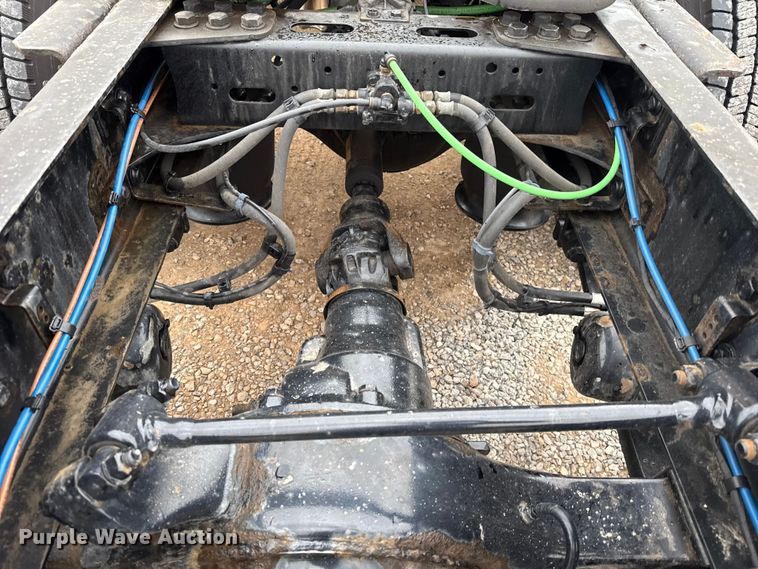 image for item ES5944 2021 Freightliner Cascadia 126 semi truck