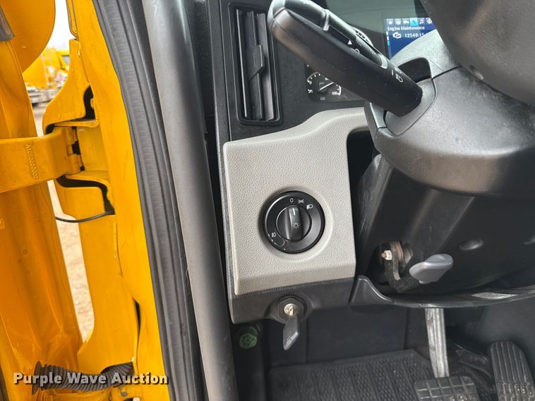 image for item ES5944 2021 Freightliner Cascadia 126 semi truck