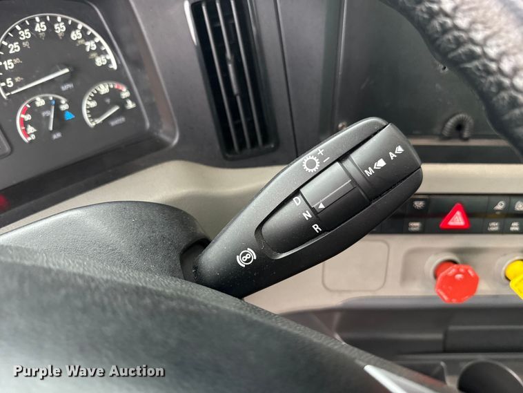 image for item ES5944 2021 Freightliner Cascadia 126 semi truck