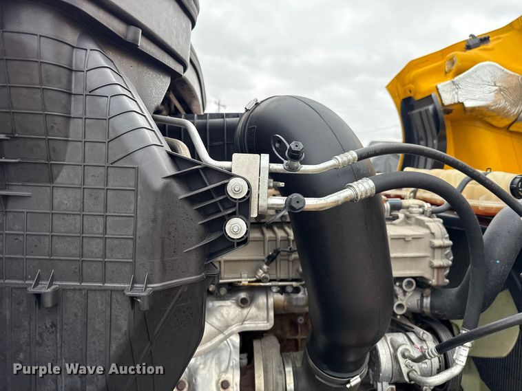 image for item ES5944 2021 Freightliner Cascadia 126 semi truck