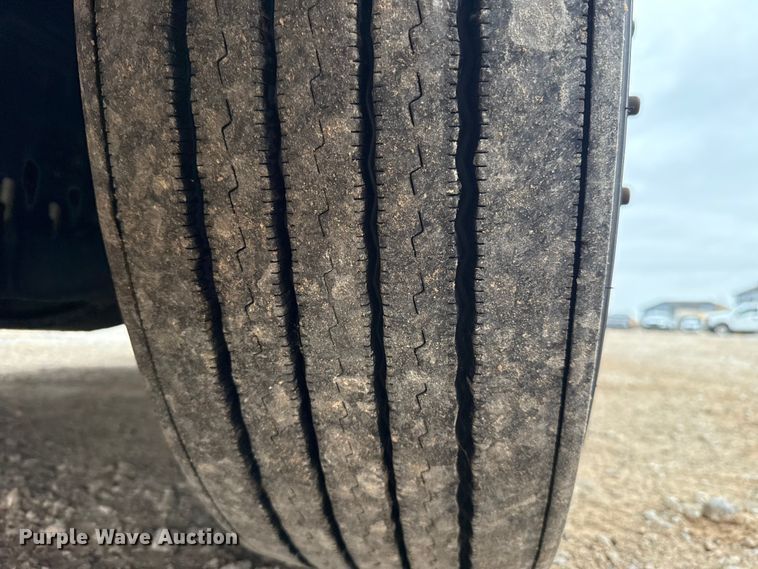 image for item ES5944 2021 Freightliner Cascadia 126 semi truck